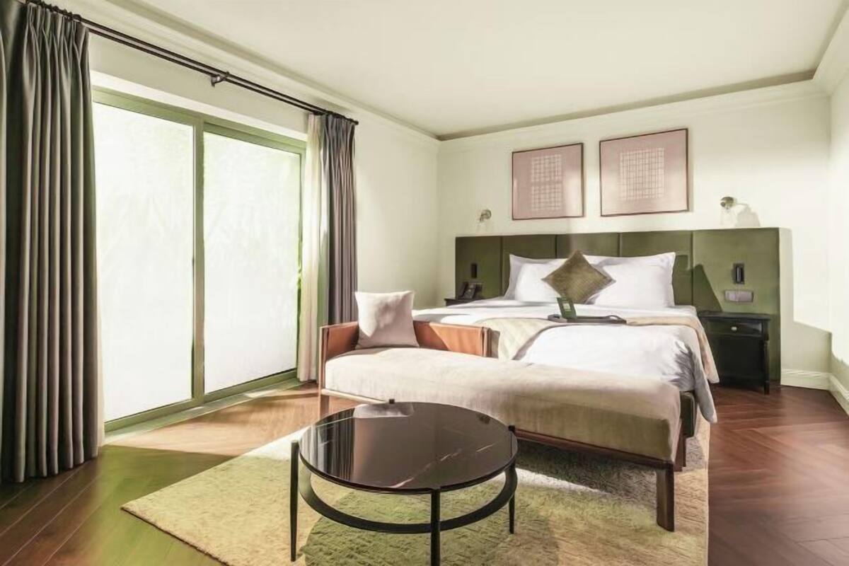 1 slaapkamer, een kluis op de kamer, verduisterende gordijnen