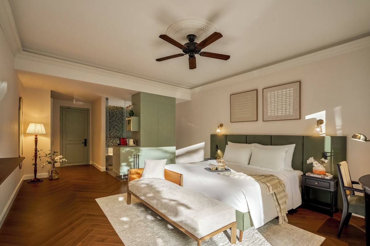 Garden View Corner Suite