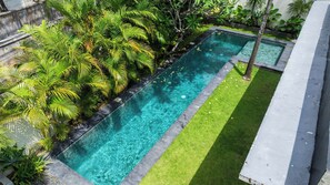 Outdoor pool - Spacious Modern 3BR Canggu Villa Enclosed AC Living Walk To Berawa Beach (Kabupaten Badung)