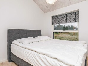 House | Interior - 4 Star Holiday Home in Lokken (Lokken)