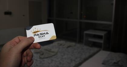 Paşa Suit