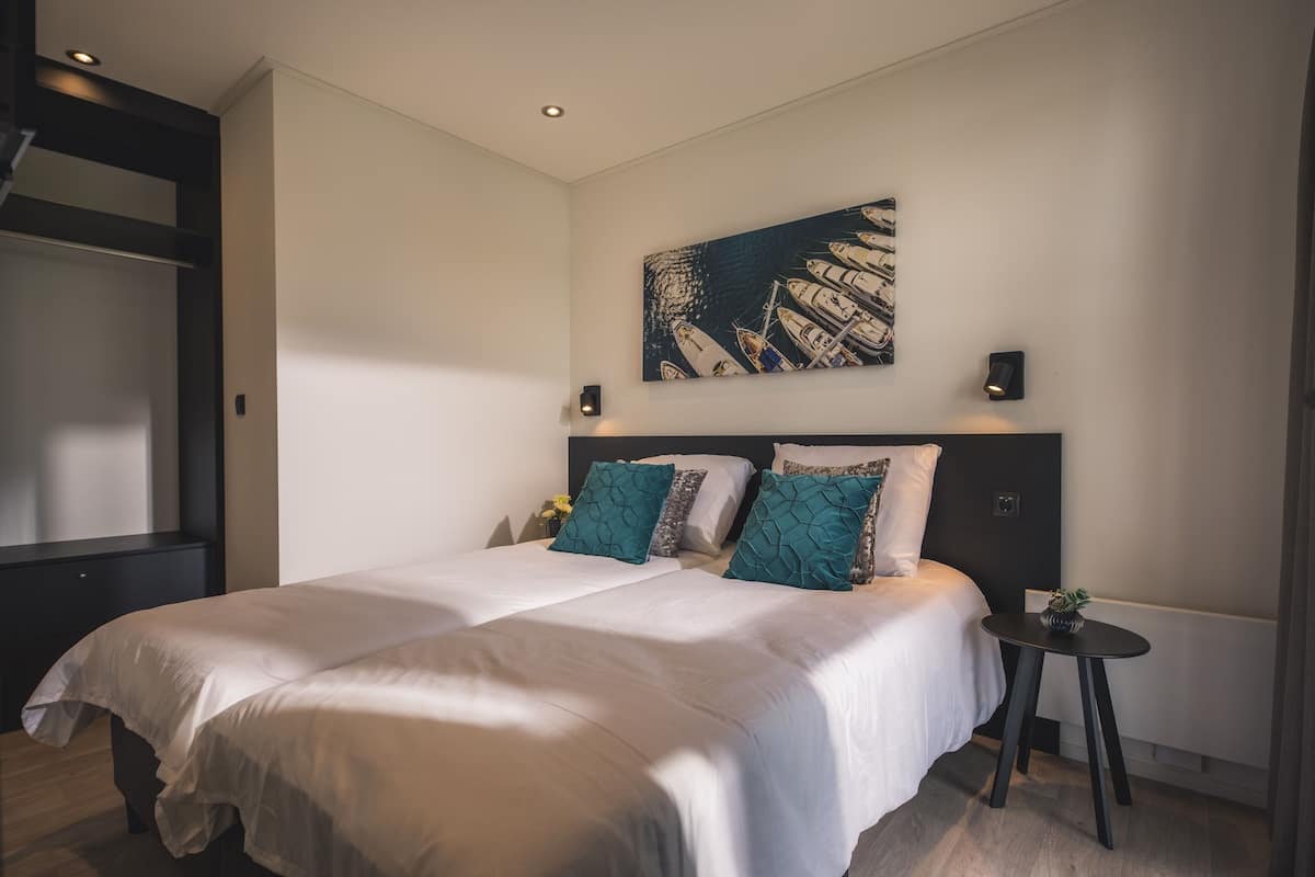 Elite House, 2 Bedrooms | 8 bedrooms, individually furnished, bed sheets