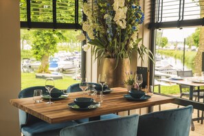 Deluxe House, 2 Bedrooms | Dining - Luxurious Holiday Home Nearby the Lower Rhine (Maurik)