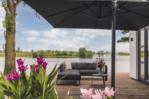 Luxurious Holiday Home Nearby the Lower Rhine