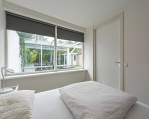 Classic Bungalow, 3 Bedrooms | 9 bilik tidur, dilengkapkan perabot secara berasingan, cadar katil