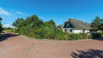 Comfort Villa, 4 Bedrooms | Exterior