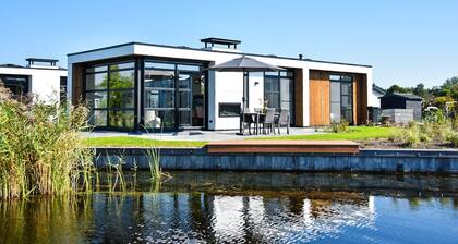 House With Three Bathrooms, on a Holiday Park
