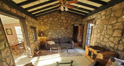 Tucson Desert Deer Trail Cabin Spacious 2B with Amazing Mountain View