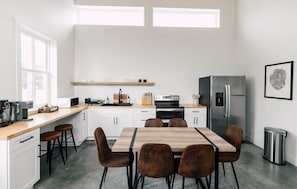 Coffee/tea maker, fridge, microwave, oven