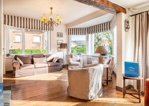House | Living room
