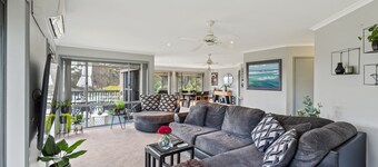 Sapphire Belle: Views and boat Parking