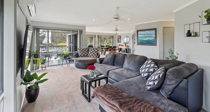 Sapphire Belle: Views and boat Parking