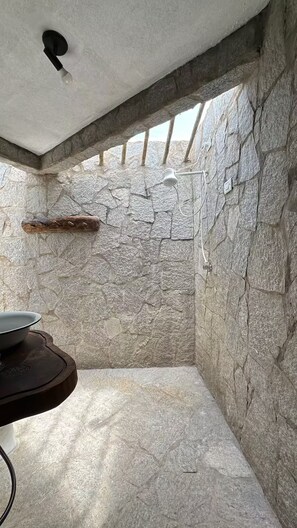Toallas y papel de baño 