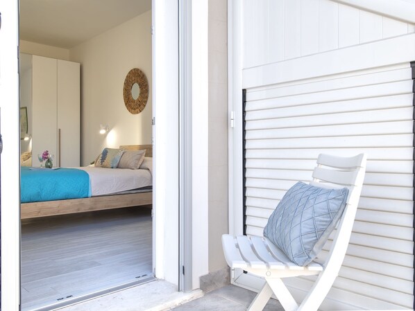 2 bedrooms, iron/ironing board, WiFi