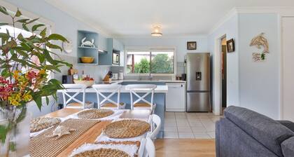 Callala Bay Gem - Jervis Bay - Pet Friendly Getaway with Spa