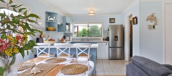 Callala Bay Gem - Jervis Bay - Pet Friendly Getaway with Spa