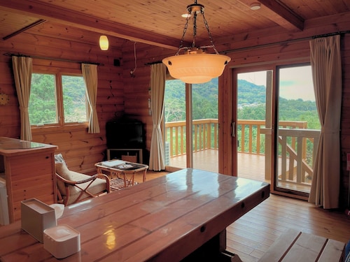 １日１組限定南房総の自然を一望できる高台に佇むBESSのログハウス/夕陽と海を眺められるテラス付 / 南房総市 千葉県