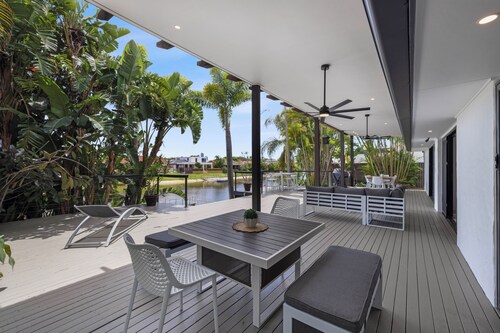 Waterside Oasis Broadbeach 5 Bedroom Water Views. Pet Friendly.