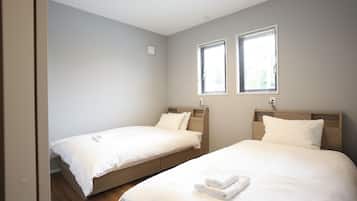 3 bedrooms, iron/ironing board, free WiFi, bed sheets