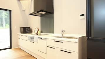Fridge, microwave, stovetop, cookware/dishes/utensils