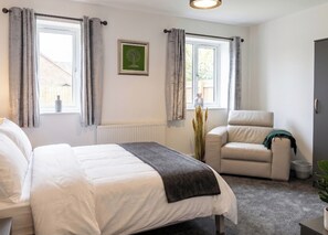 2 bedrooms, iron/ironing board, WiFi, bed sheets