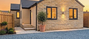 2 Bed, Sleeps 4, Pet Friendly, Free Parking