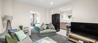 5 Bedroom Oxford Cooper House, Sleep 11, Parking