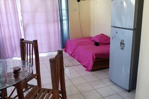 1 bedroom, WiFi, bed sheets