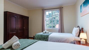 2 chambres, fer et planche Ă repasser, accĂšs Internet, draps fournis