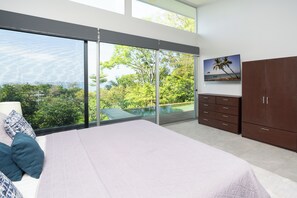 5 bedrooms, iron/ironing board, WiFi, bed sheets