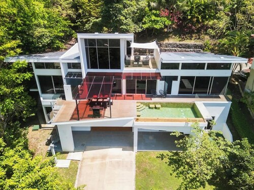 Modern 5BR Ocean View House with Infinity Pool