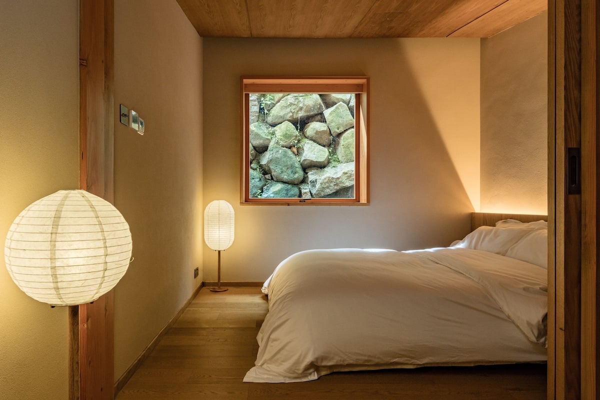 Quadrupla familiare, 2 camere da letto, terrazzo, vista montagna | 1 camera, ferro/asse da stiro, connessione Internet via cavo gratuita