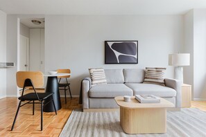 Télévision, chaîne hi-fi