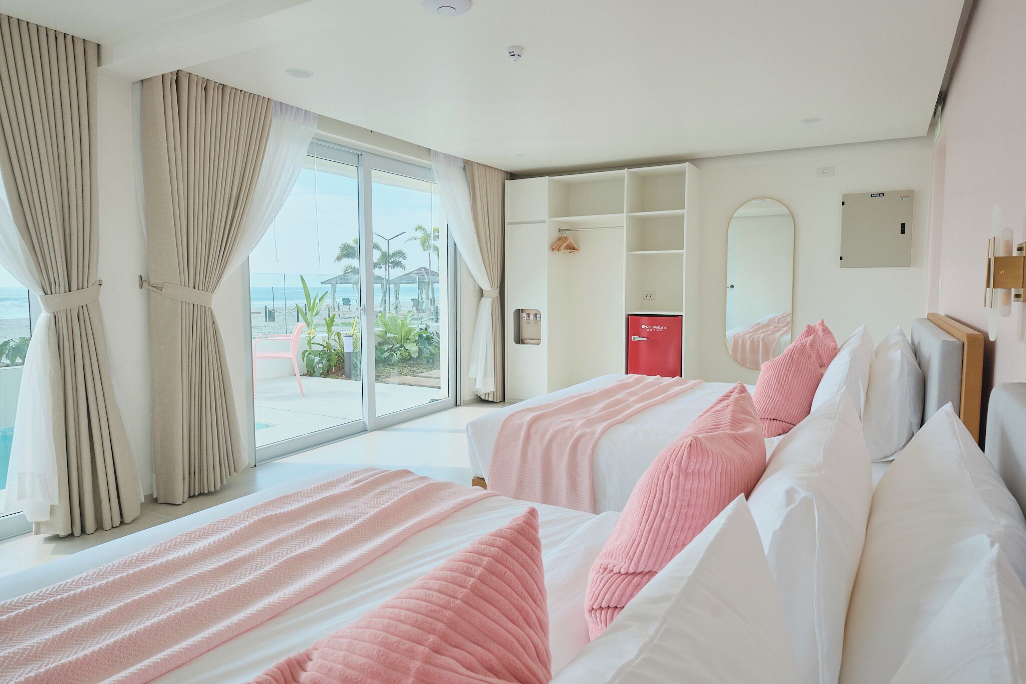 4 bedrooms, in-room safe, iron/ironing board, travel crib