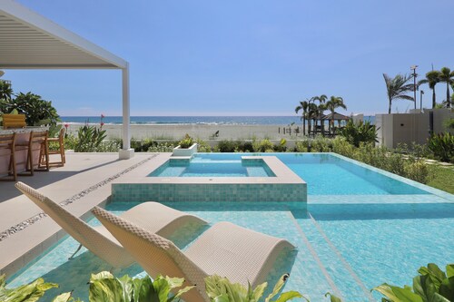 Exclusive La Union Beachfront Villa: 4-BR, 2 Pools, Jacuzzi & Rooftop Lounge