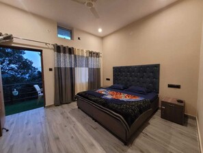 Habitación Deluxe, balcón, vistas a la montaña | Wifi gratis y ropa de cama