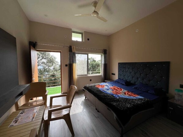 Free WiFi, bed sheets