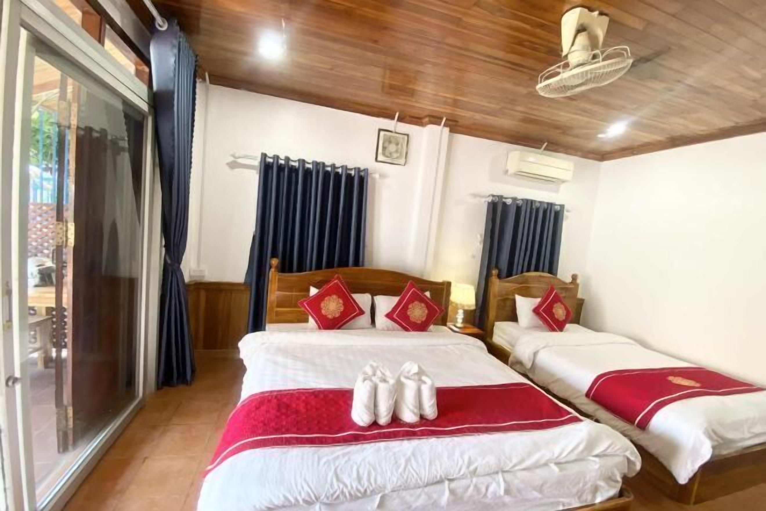 Bàn, khu vực làm việc phù hợp cho laptop 