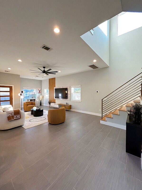 Interior - Chic Modern 3-bedroom Condo in Central Austin (Austin)