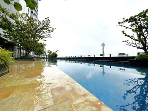 Outdoor pool - Howard Johnson by Wyndham Tangerang (Tangerang)