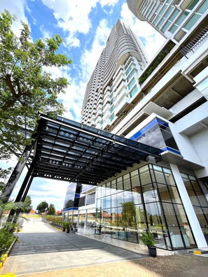 Exterior - Howard Johnson by Wyndham Tangerang (Tangerang)