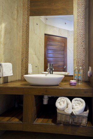 Luxury Apartment, Hill View | Bathroom - Casa El Mirador Jacuzzi and Terrace (Taxco)