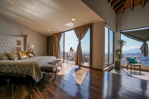 Luxury Apartment, Hill View | 3 bedrooms, blackout drapes, free WiFi - Casa El Mirador Jacuzzi and Terrace (Taxco)