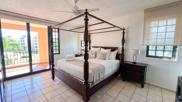 3 slaapkamers, een bureau, reisbedje, gratis wifi