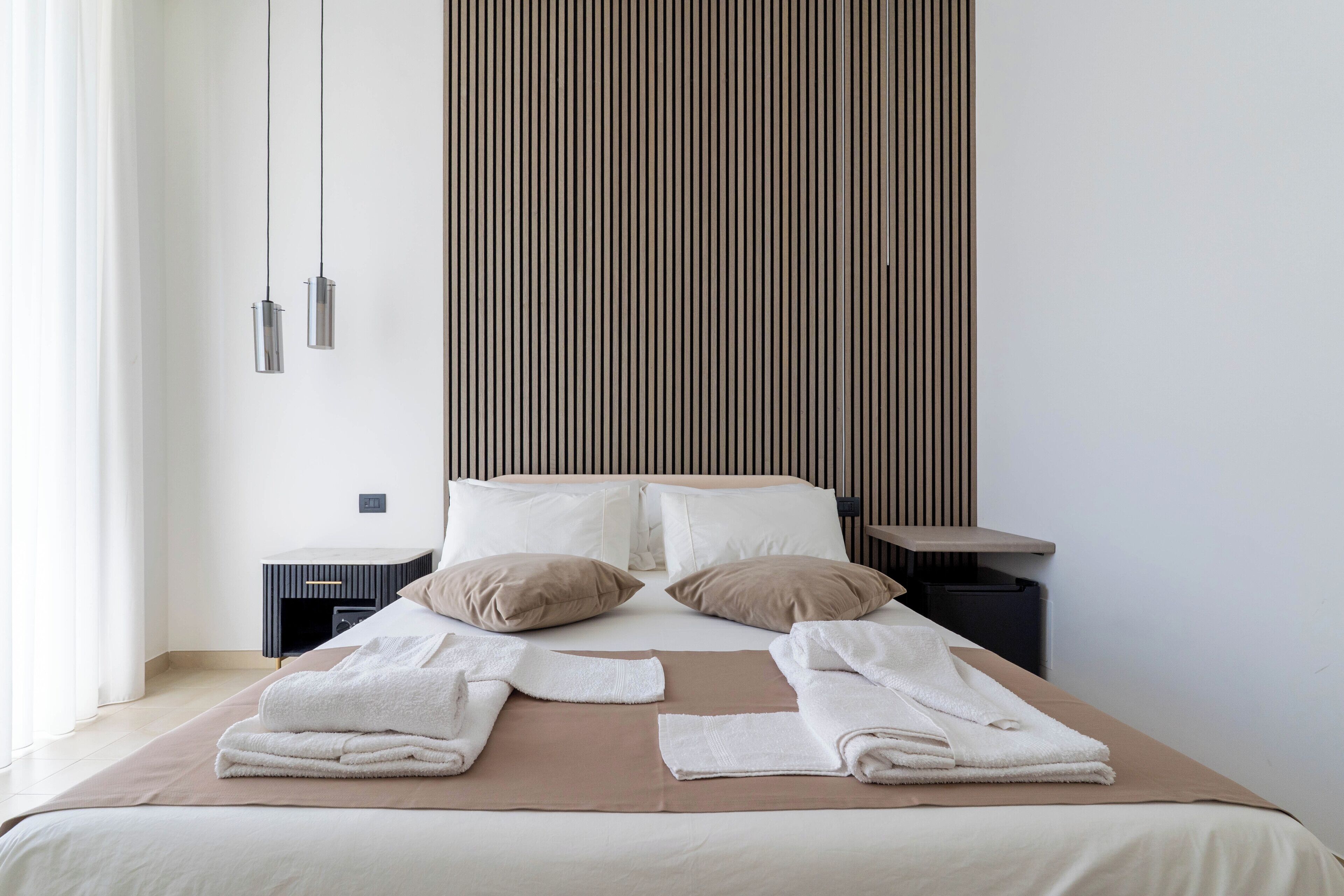 Deluxe Double Room, Private Bathroom, City View (Verga) | Frette Italian sheets, premium bedding, pillowtop beds, minibar