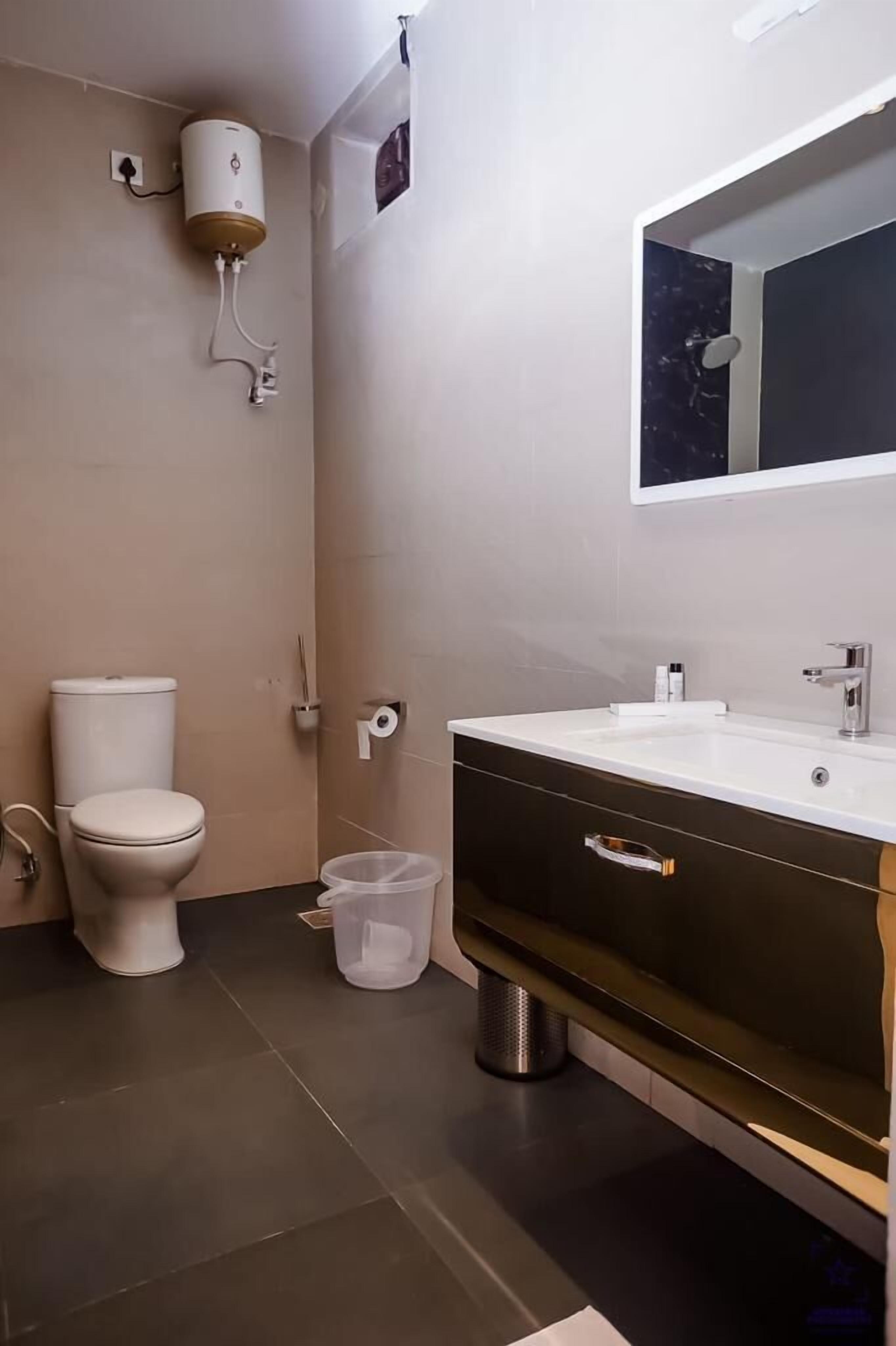 Deluxe Room Without Pool | Bathroom
