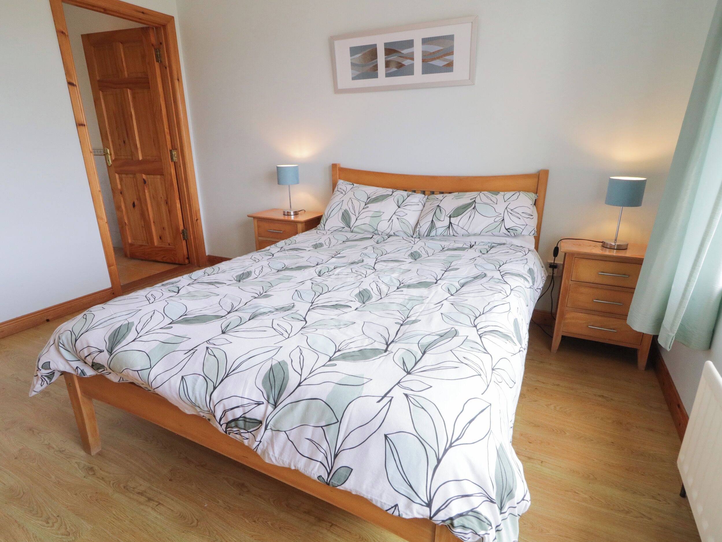 3 bedrooms, travel crib, WiFi