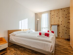 2 bedrooms, travel cot, free WiFi - Nice apartment for 5 people with WIFI, TV and balcony (Canazei)