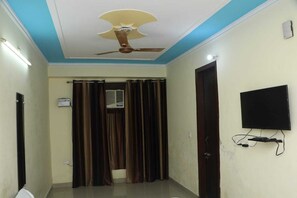 Deluxe Room | Free WiFi