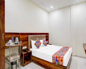 1 bedroom, desk, free WiFi